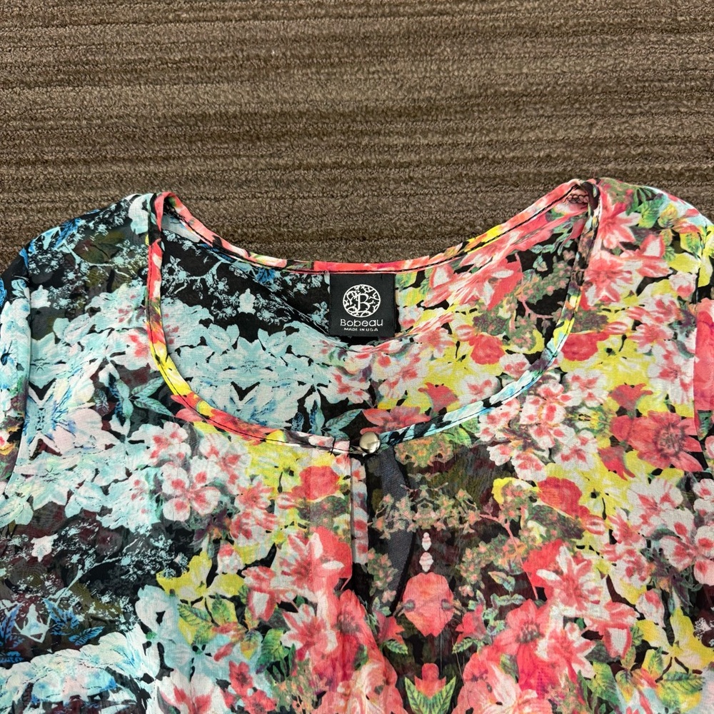 bobeau Floral Midi Dress in Coral, Blue, Yellow Flowy Summer Piece - Picture 2 of 7